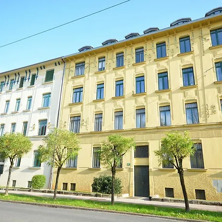 Apartment Presernova With Private Parking