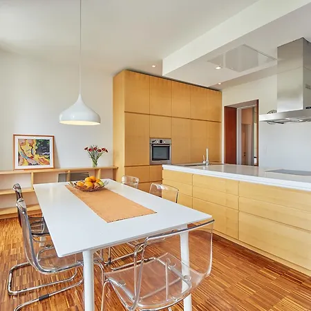 Presernova With Private Parking Apartment